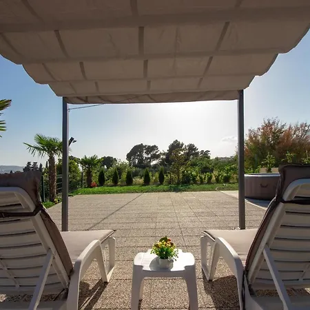 Luxury Tusculum With Jacuzzi * Solin