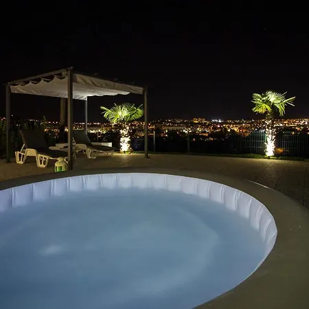 Luxury Tusculum With Jacuzzi Apartment